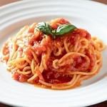 Ripe tomato pomodoro basil flavor