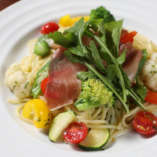 Italian ham and colorful vegetables Peperoncino