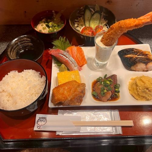 ランチ営業始めました♪