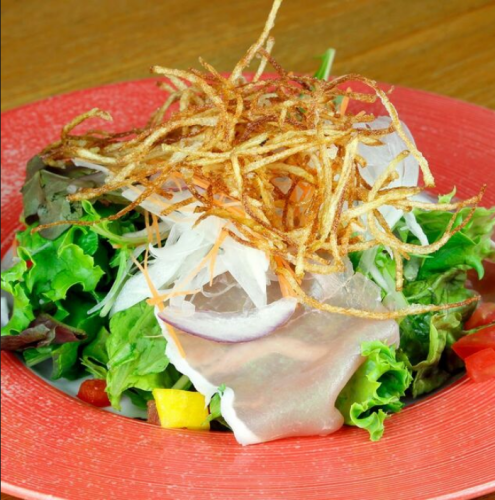Japanese salad with fried potatoes and uncured ham