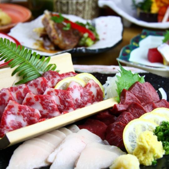 [November and December: Kumamoto local cuisine course Higo] [Horse sashimi and Hinomoto pork teppanyaki] 8 dishes in total, 110 minutes, all-you-can-drink ⇒ 8,000 yen