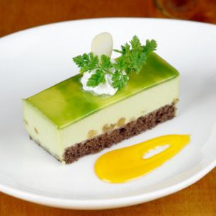 Pistachio cake