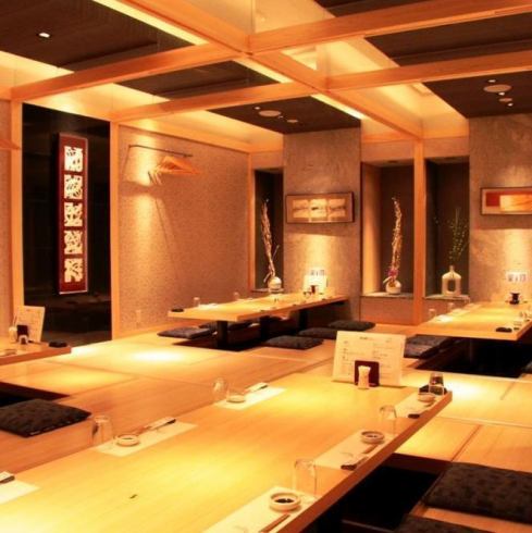 這個寧靜、高品質的空間擁有純粹的日式風格，非常適合大型團體！是舉辦宴會的理想場所！