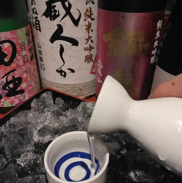 常時30種類以上の日本酒ラインナップ300円～
