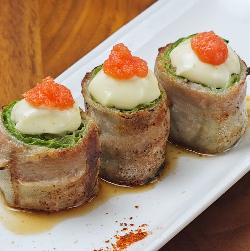 Lettuce roll with menta mayonnaise