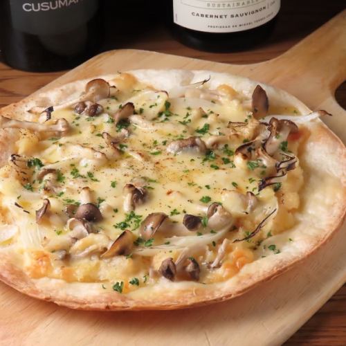 きのこのサーモンクリームピザ
