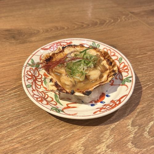 Grilled scallops with butter and soy sauce