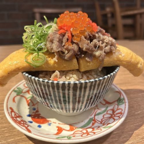 Meat broth wrapped in salmon roe rice bowl