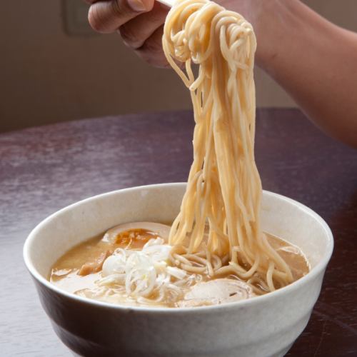 【こだわり！】 　門外不出の自家製麺 