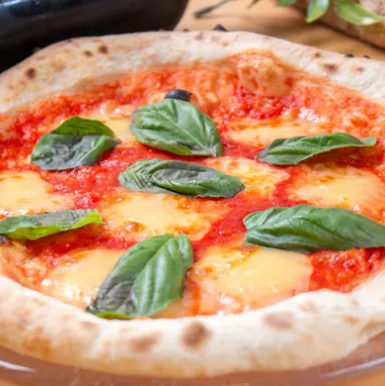 マルゲリータ(トマトソース・バジル・モッツァレラ)