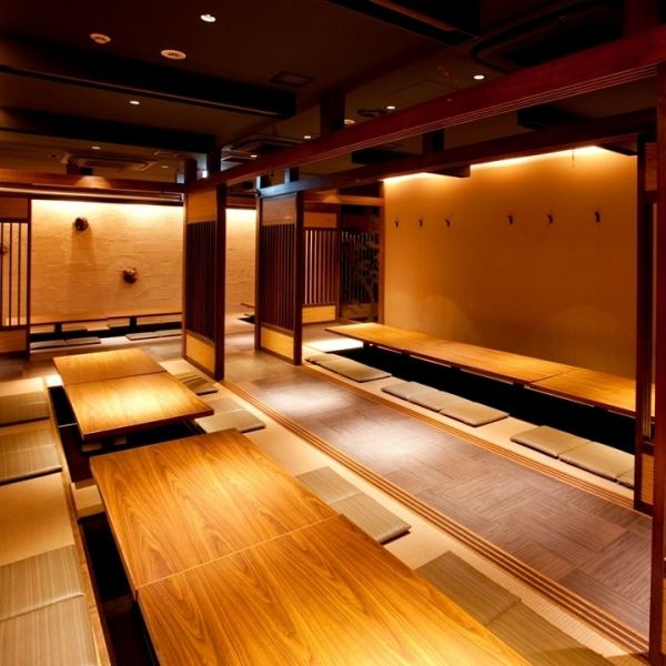 {We can accommodate parties of 50 to 100 people!} The tatami room can be rented out for parties of 50 or more people. There are also partitions, so you can use it as a private room even when not renting it out. ★ All-you-can-drink courses start from 3,000 yen. We can accommodate your budget! {Kaihin Makuhari Private Room Izakaya}