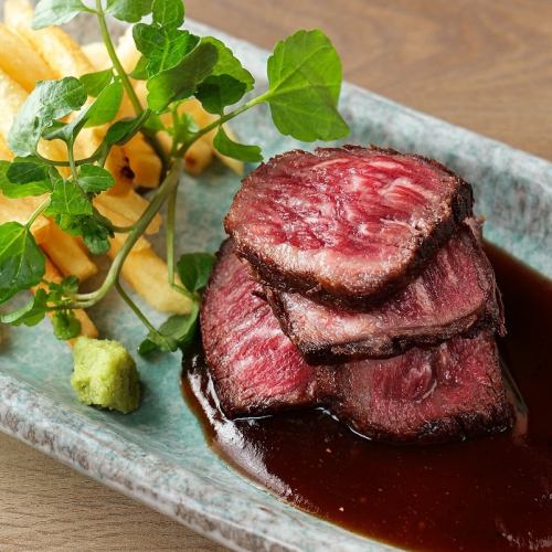 富山牛のステーキ