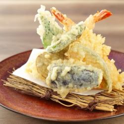 天ぷら盛り合わせ（海老・魚・野菜４種）