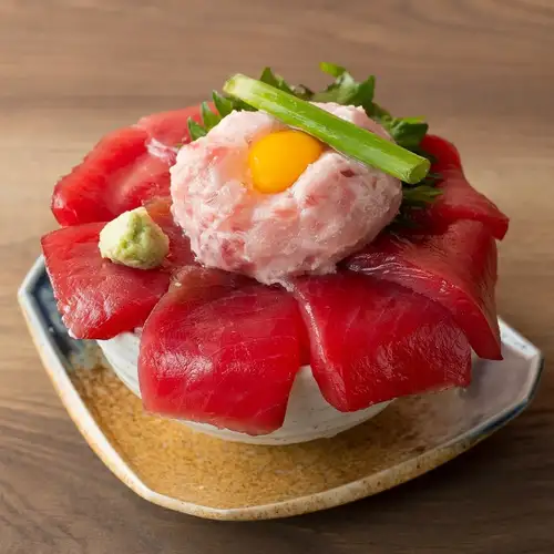 贅沢生鮪丼