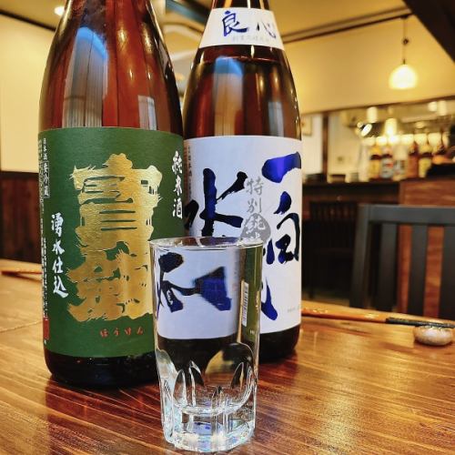 種類豊富な地酒が揃う
