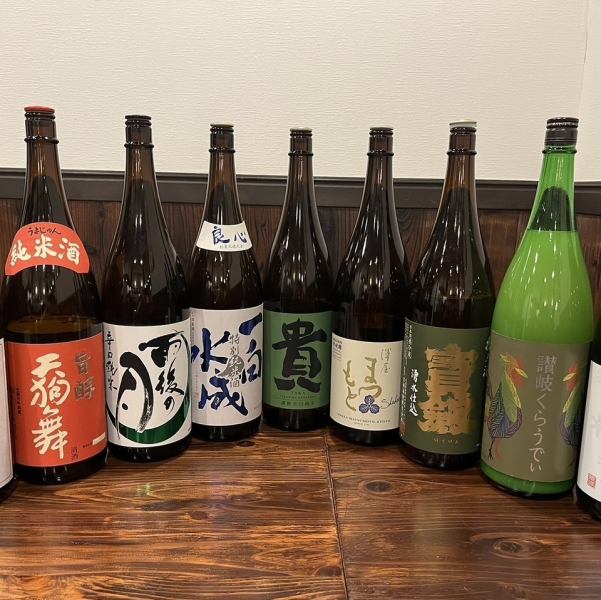 【飽きが来ない楽しみ】オーナーが選び抜いた地酒は常時10種類前後ご用意◎季節や数量限定品も！