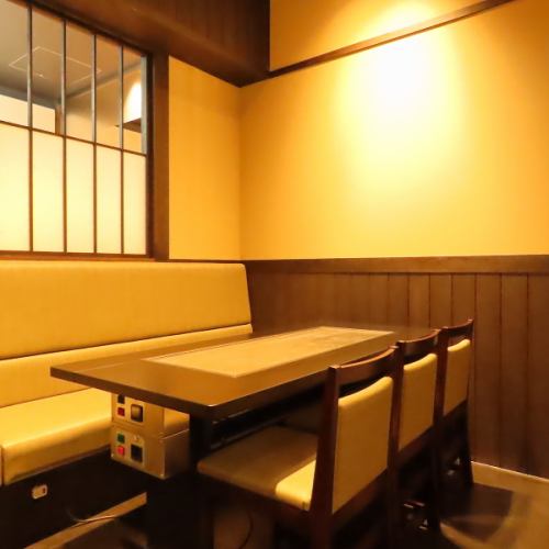 テーブル席も完備