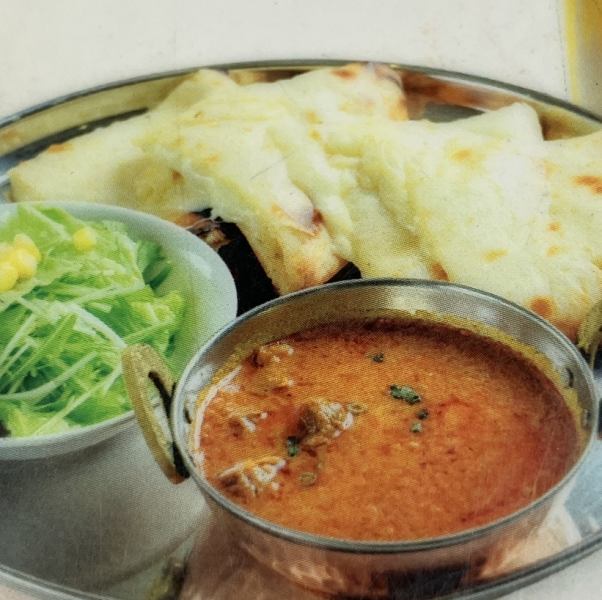 【当店大人気メニュー！】出来たての美味しさをどうぞ♪バターチキンチーズナンセット　