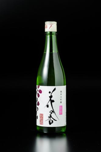 女性にも人気の【花の香　純米大吟醸　桜花】で華やかな味わいと香りを、心ゆくまでぜひ、ご堪能ください。