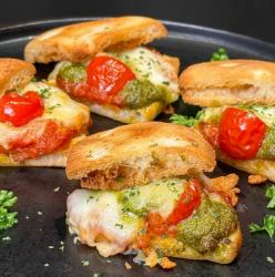 Focaccia Margherita