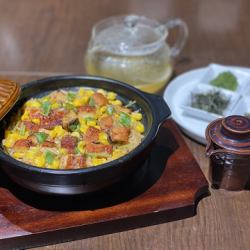 [Summer only] Eel and corn hitsumabushi style clay pot rice