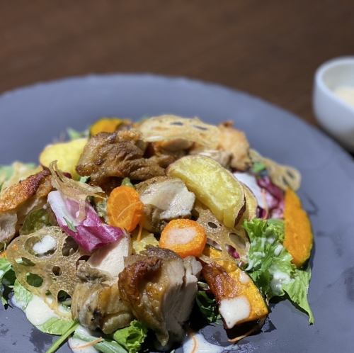 【秋限定】グリルチキンと秋野菜のヘルシー豆乳ドレッシングサラダ