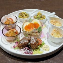 This month's 5-item hors d'oeuvre