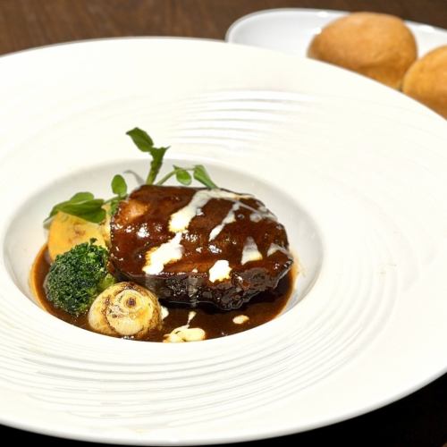 ３日間仕込みの限定牛タンシチュー