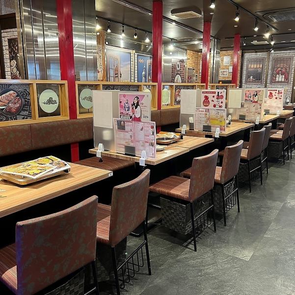 新宿東口より徒歩2分と好アクセス♪アットホームな店内はデート・女子会・誕生日に最適な空間です！