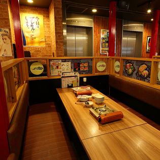 テーブル席は2～6名様でのご予約が可能◎人気の食べ放題コースもございますので、各種宴会などにもご利用ください♪※大型宴会の場合はお電話にてお問合せください。
