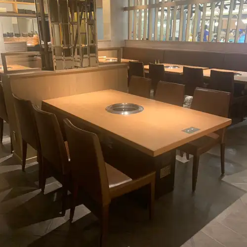 全137席の広々空間