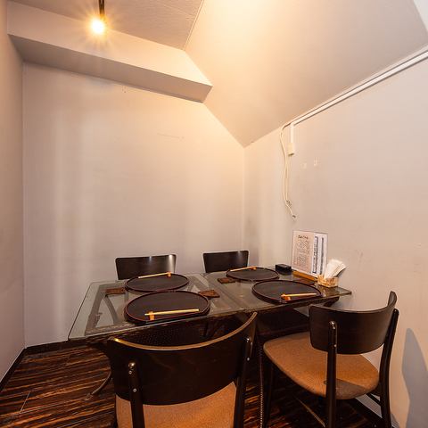 職人が一貫ずつ魂を込める寿司と、静謐な個室空間がおもてなしを