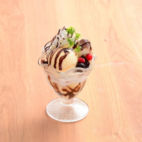 チョコレートパフェ