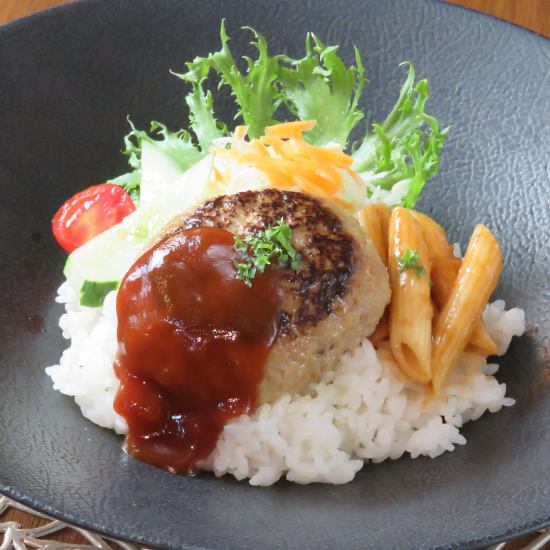 All-you-can-eat hamburger steak made with Matsusaka beef and Kagoshima black pork for 1,980 yen!