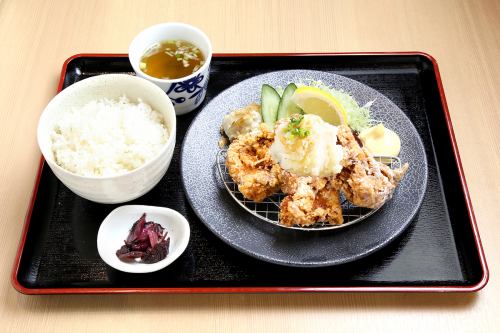 Japanese-style grated large-sized fried chicken set meal [with rice and soup]