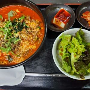 ユッケジャンクッパ定食