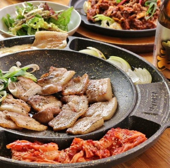 サムギョプサル・チーズタッカルビ等の人気メニューが豊富なお店