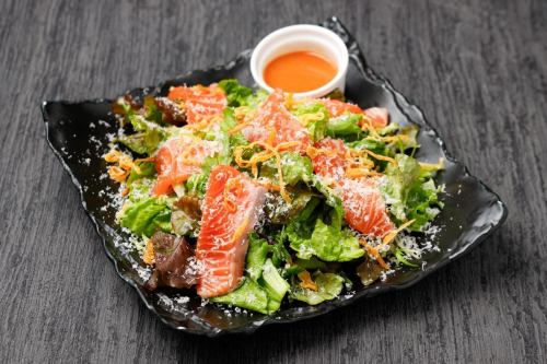 Thick-sliced Aurora salmon salad with onion and Saikyo miso dressing