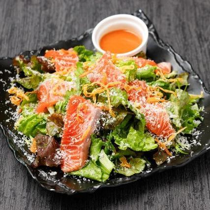 Thickly sliced Aurora salmon salad with onion and Saikyo miso dressing