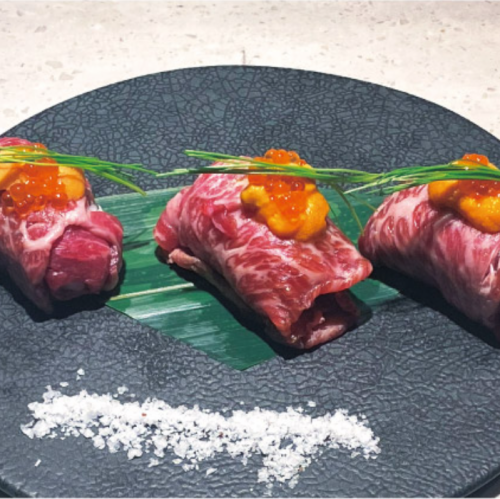香煎松阪牛肉海胆寿司卷