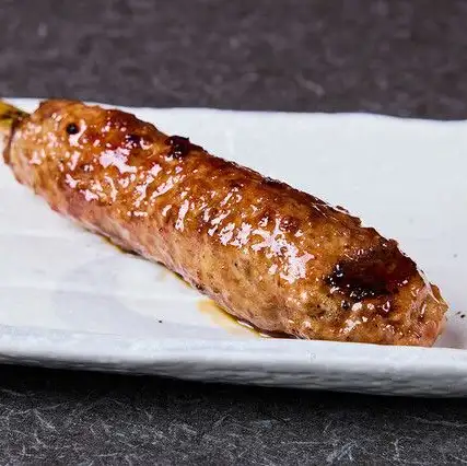我手工製作的生雞肉丸(1串)
