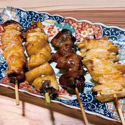 Charcoal-grilled yakitori (chef's choice of 4 skewers)