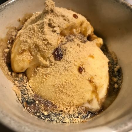 终极Chichiki黑光黄豆粉日式冰淇淋