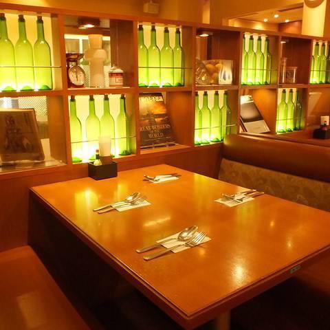 The calm atmosphere of the store is a gentle space with indirect lighting ♪ For refreshing after work or for your usual cafe time ◎ * There is also a smoking space