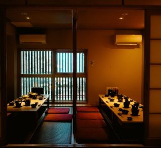 If you close the shoji screen, it becomes a private room with a sunken kotatsu!