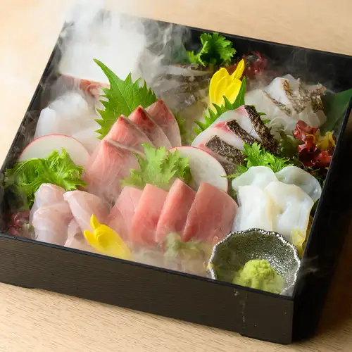 <静月名物>海鮮玉手箱 お造り盛り合わせ 1人前