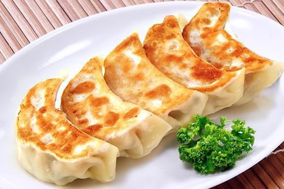 Easy to taste Chinese authentic taste easily.You will not get tired of when you visit a rich menu from liquor snacks to Mabo tofu and sweet and sour pork.I keep using handmade items one by one, using ingredients that can be said to be fresh, confident and safe.Especially the gyoza of the taste is carefully made from the fabric, the outside is crisp and the inside is juicy! If you come to taste good, please enjoy it!