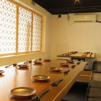 We can accommodate up to 20 people! We can accommodate a wide range of events, from drinking parties with friends to large banquets.Free seating arrangement♪ 5 seats in total