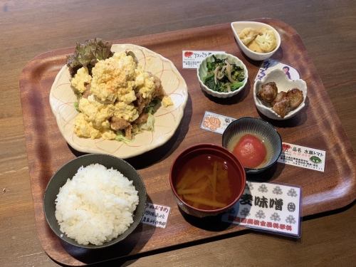 Very popular!Chicken Nanban set meal