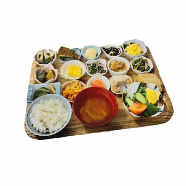 【ご予約限定】本日の収穫小鉢16種※ランチタイムのみのご提供